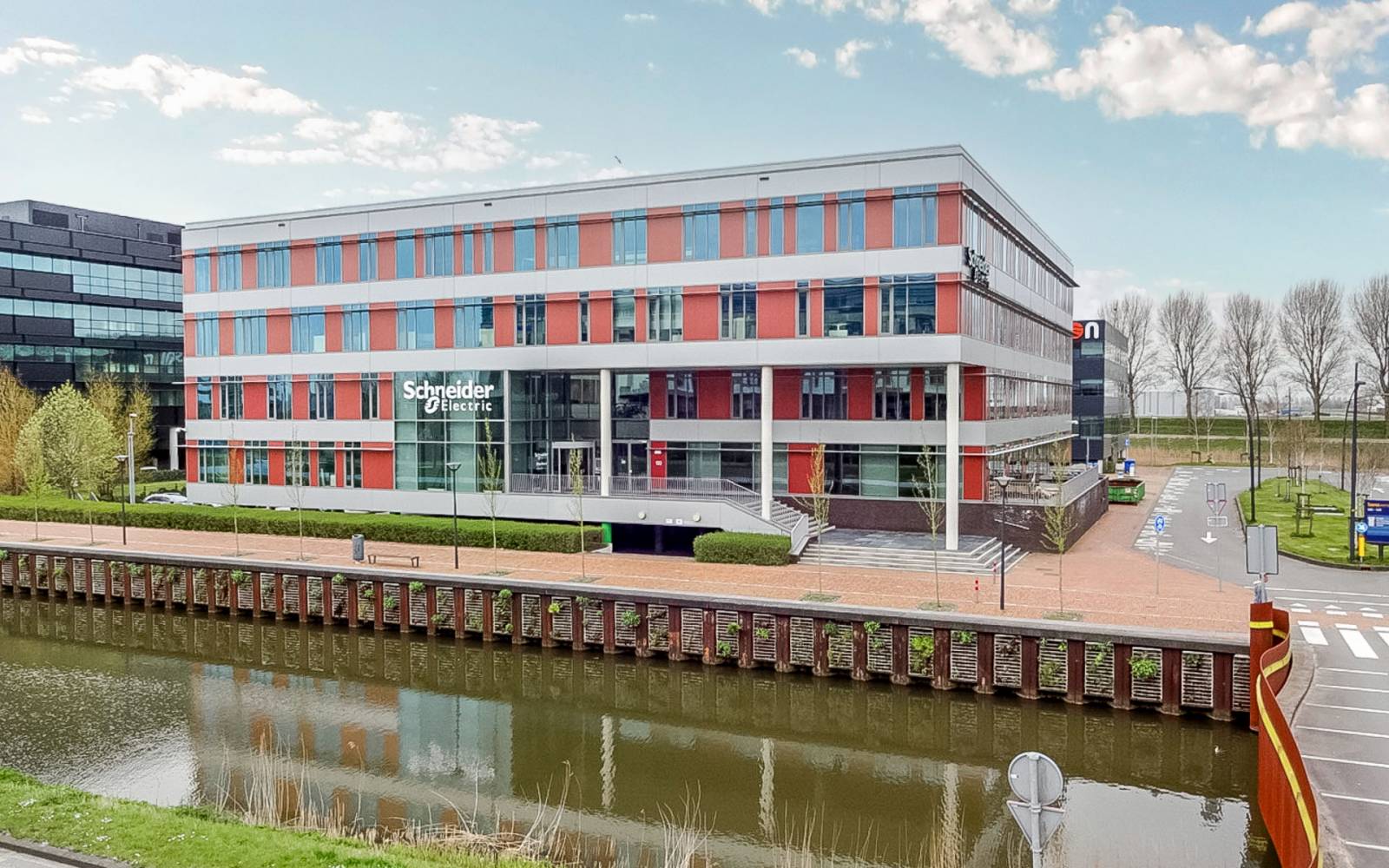 Taurusavenue 133 Hoofddorp - Bedrijfsruimte huren