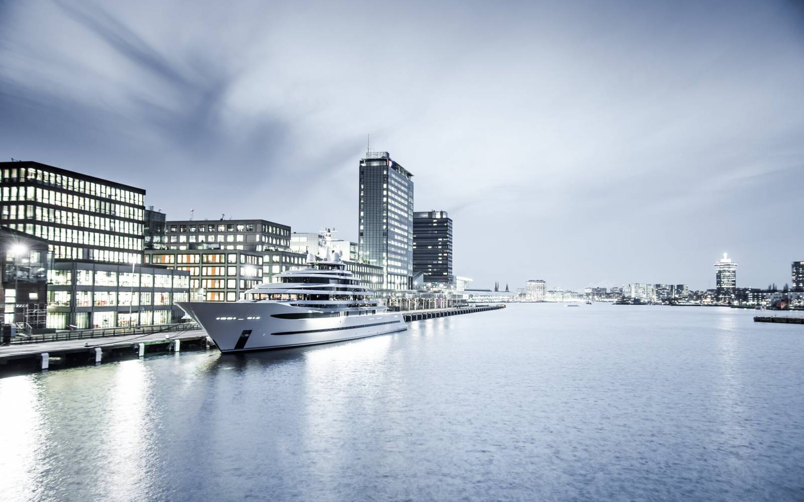 Piet Heinkade 27 Amsterdam Kantoor huren