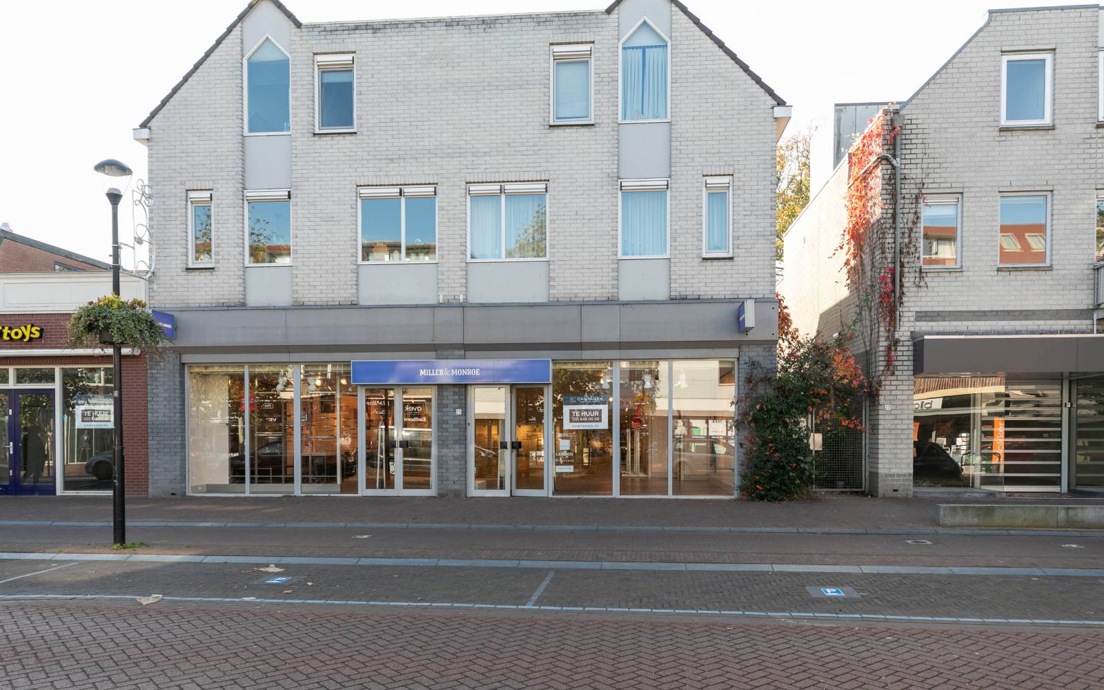 van Weedestraat 25 Soest Winkel huren